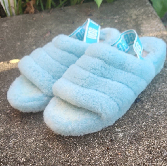 Fluff Yeah UGG Light Blue Fluffy Slippers Slides Sz 10 - Picture 1 of 5